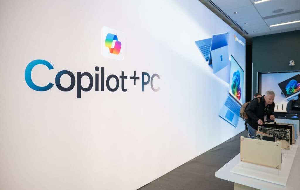 عقب‌نشینی Microsoft از برندینگ «Copilot+ PC» در نسل جدید لپ‌تاپ‌های Surface
