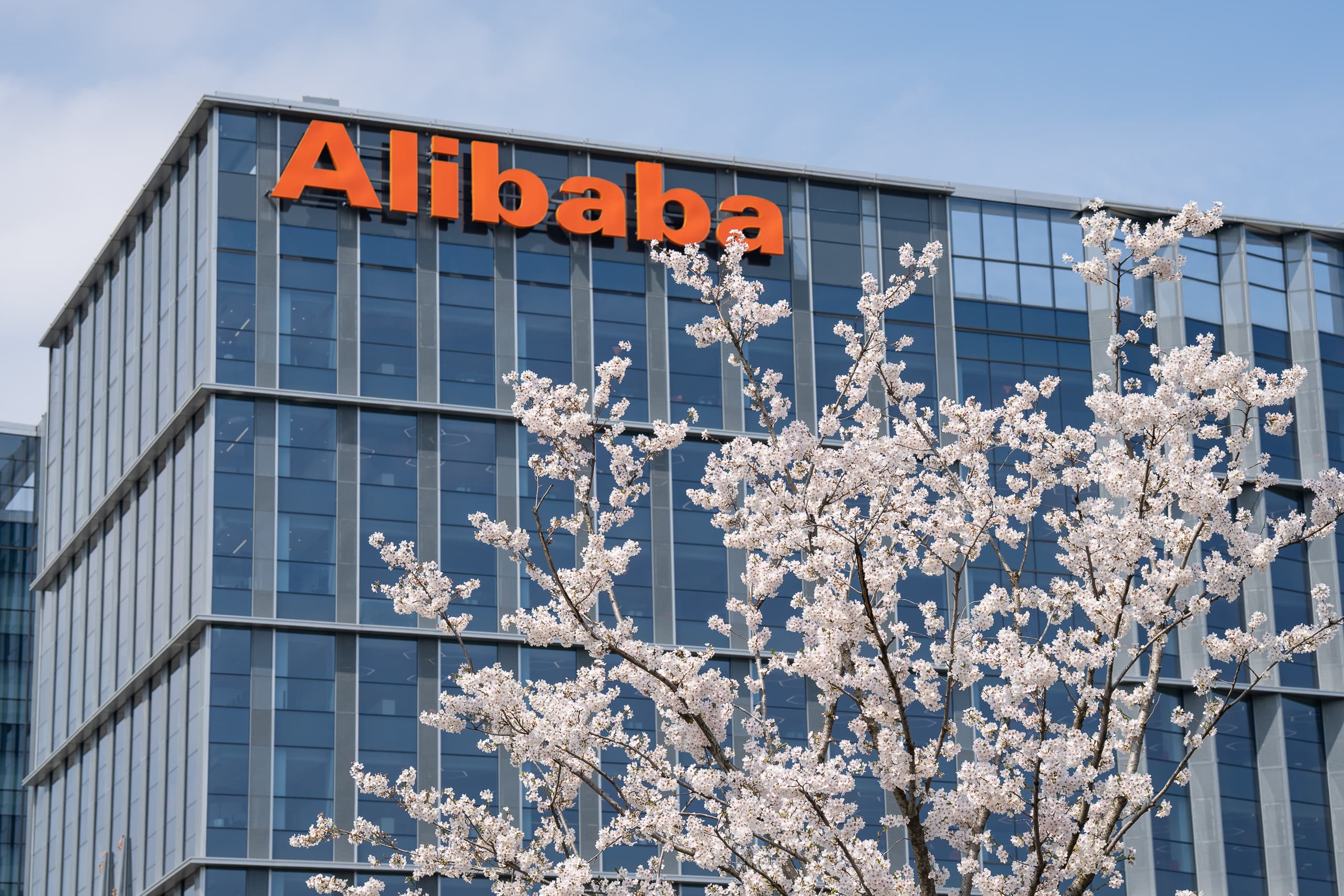 شرکت Alibaba از تراشه هوش مصنوعی Zhenwu V900 رونمایی کرد؛ هدفگذاری ۲۰ گیگاوات دیتاسنتر ابری تا ۲۰۳۲