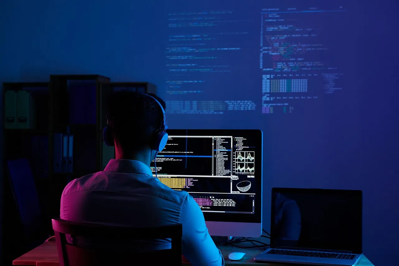 نمایش هوش مصنوعی پیش مدیران؛ نیمی از برنامهنویسها فقط از ترس اخراج با AI کار میکنند!